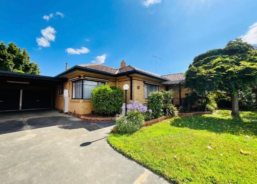 Connells Motel & Serviced Apartments 44/48