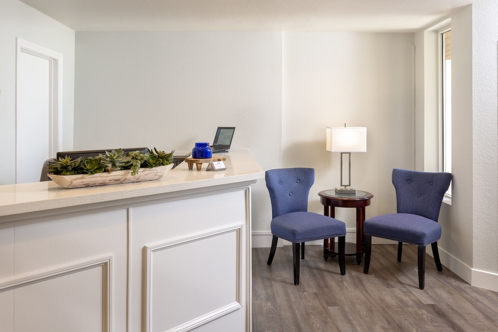 The Beachfront Inn & Suites At Dana Point 29/40