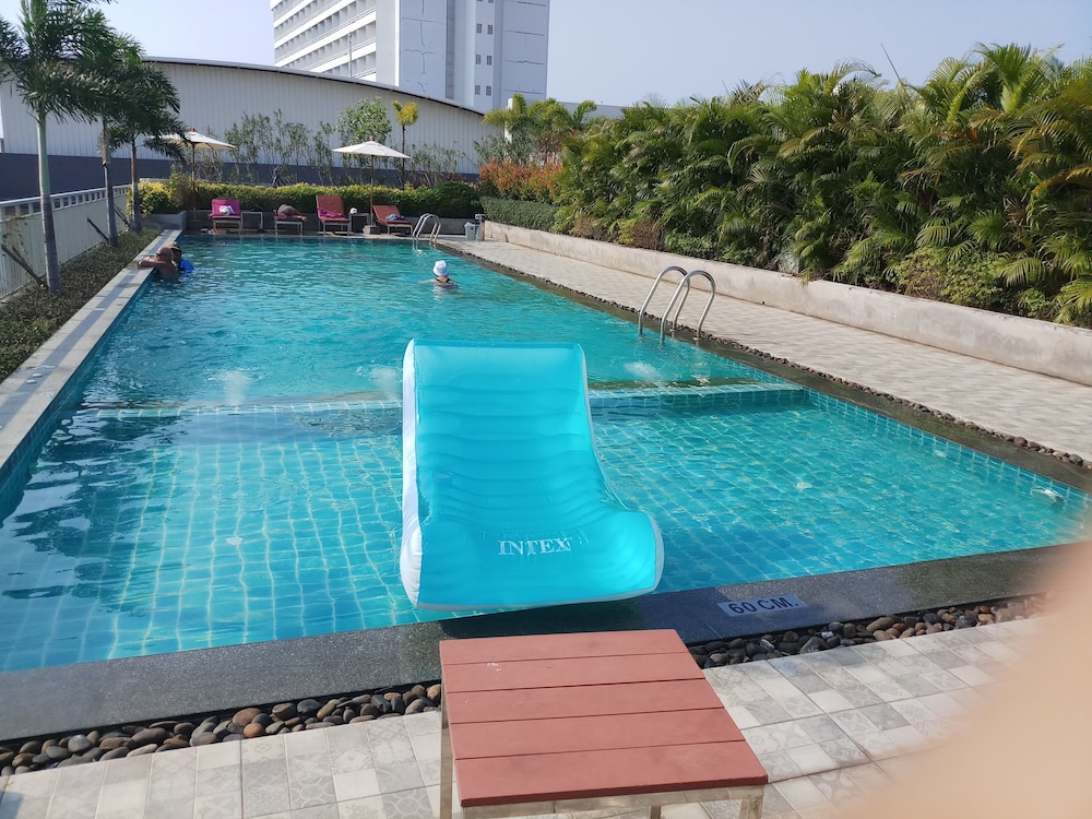 The Whisper Hotel 16/20