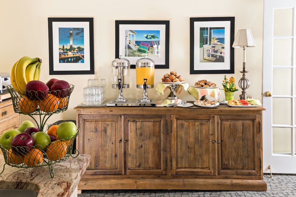 Brass Key Guesthouse - Adults Only 8/67