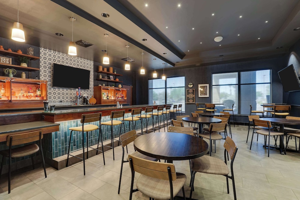 Drury Inn and Suites Phoenix Chandler Fashion Center 32/50