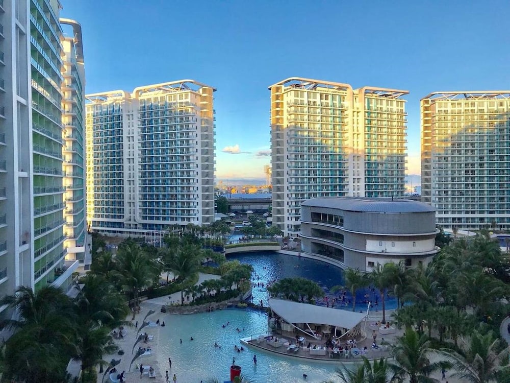 Azure Luxury Beach Suites By Vacationsph 9/50