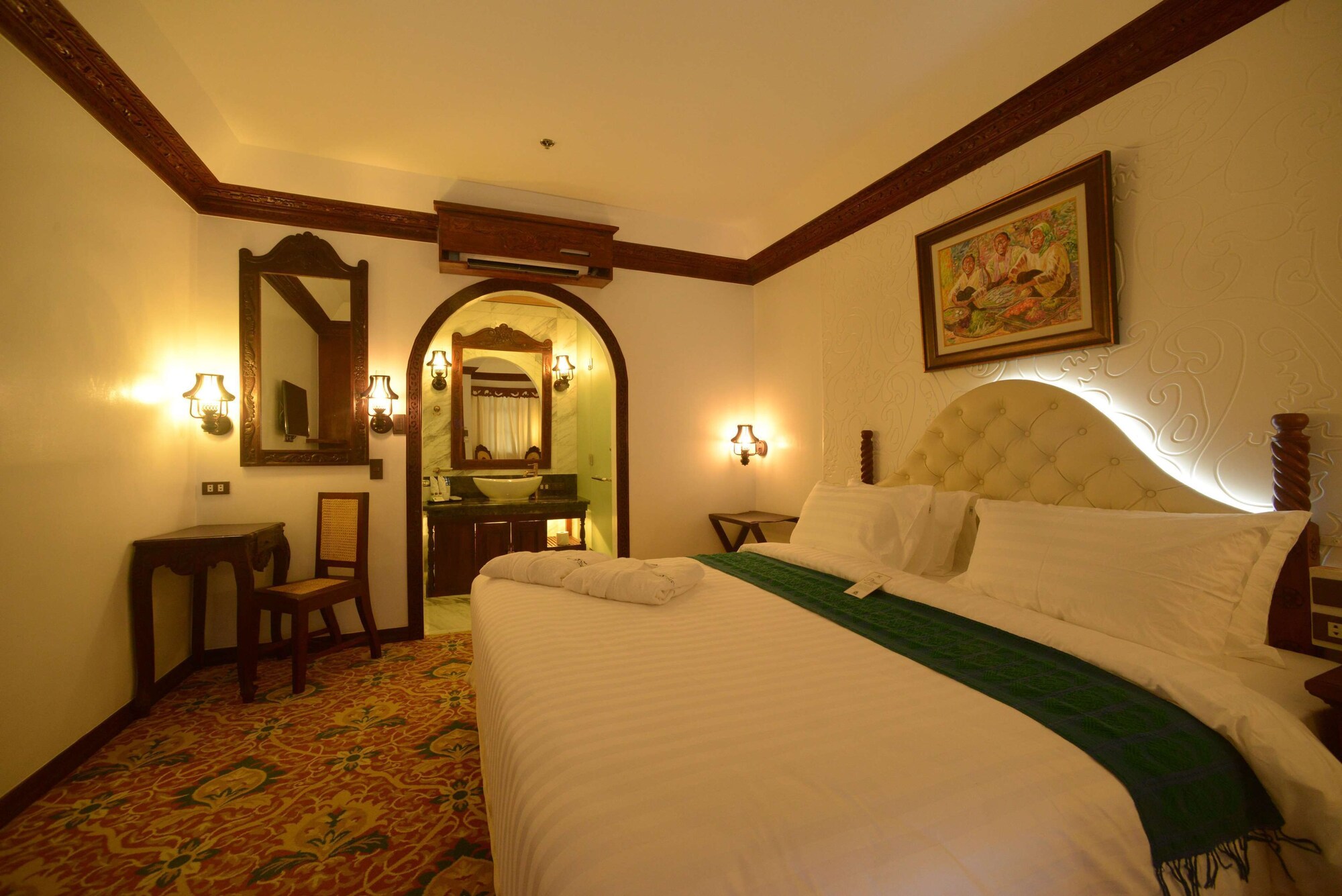 Deluxe, King Bed