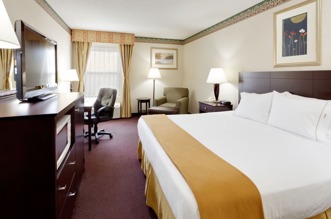 غرفة قياسية بسرير مزدوج