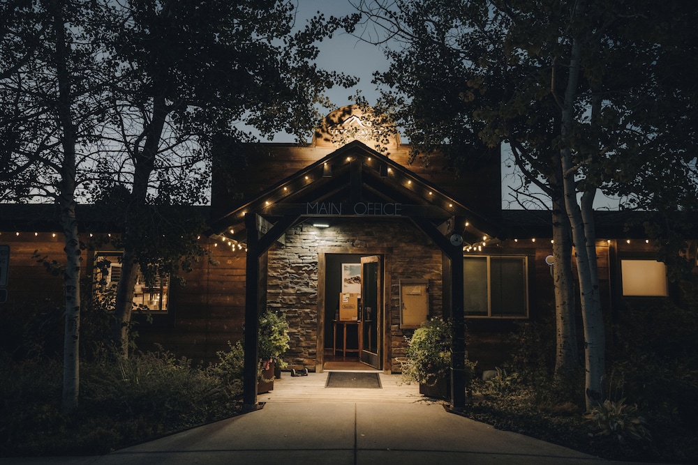 Teton Valley Resort 48/50