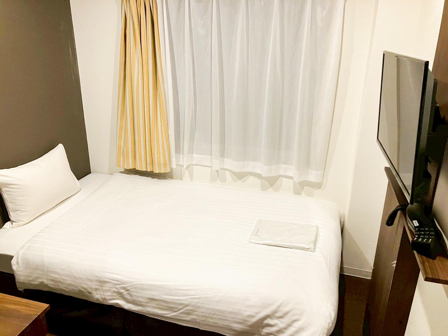 Semi Room, Single, Semi Double Bed