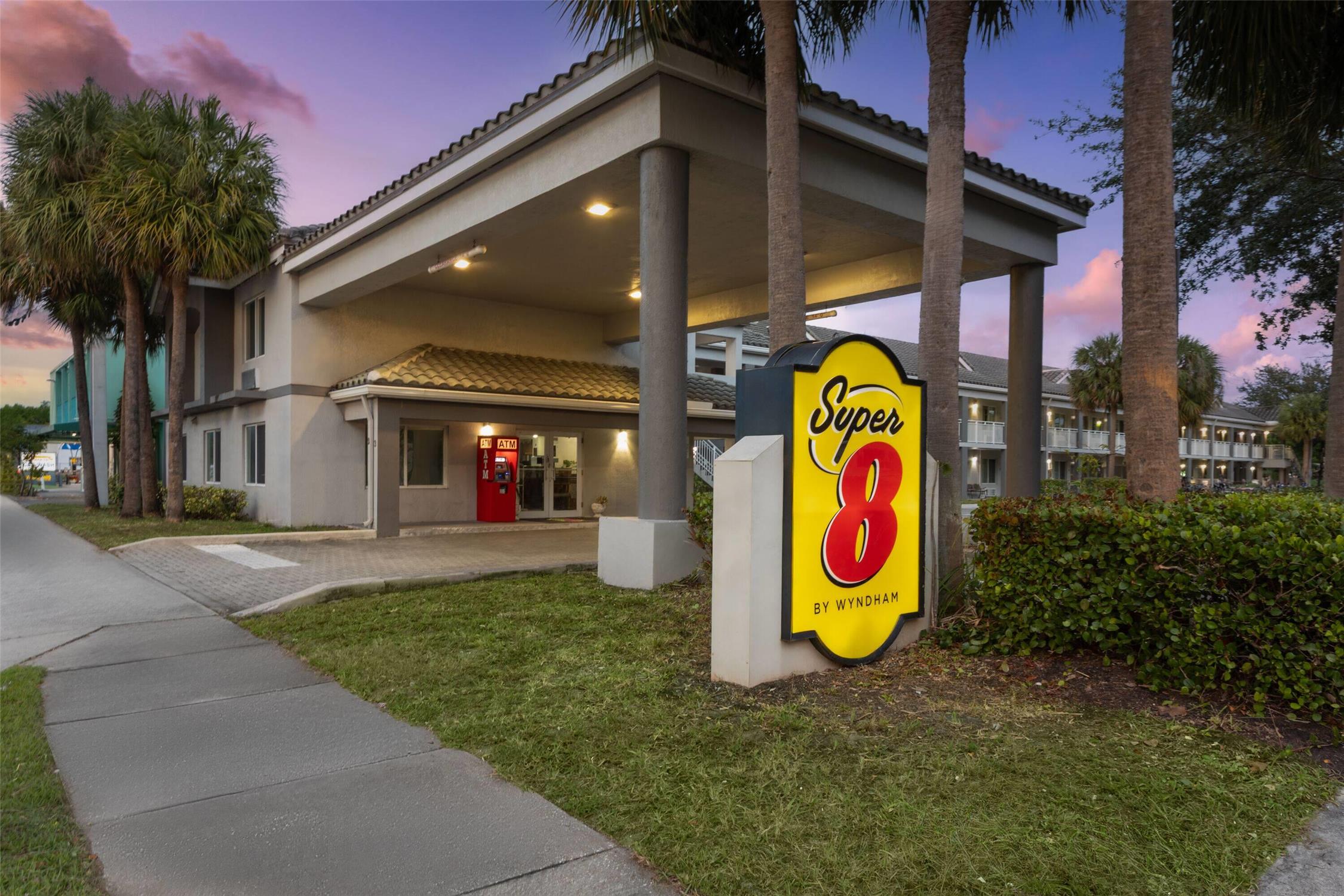 Super 8 by Wyndham Dania/Fort Lauderdale Arpt 9/13
