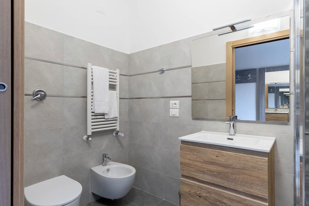 Tuscasi Aparthotel 65/67