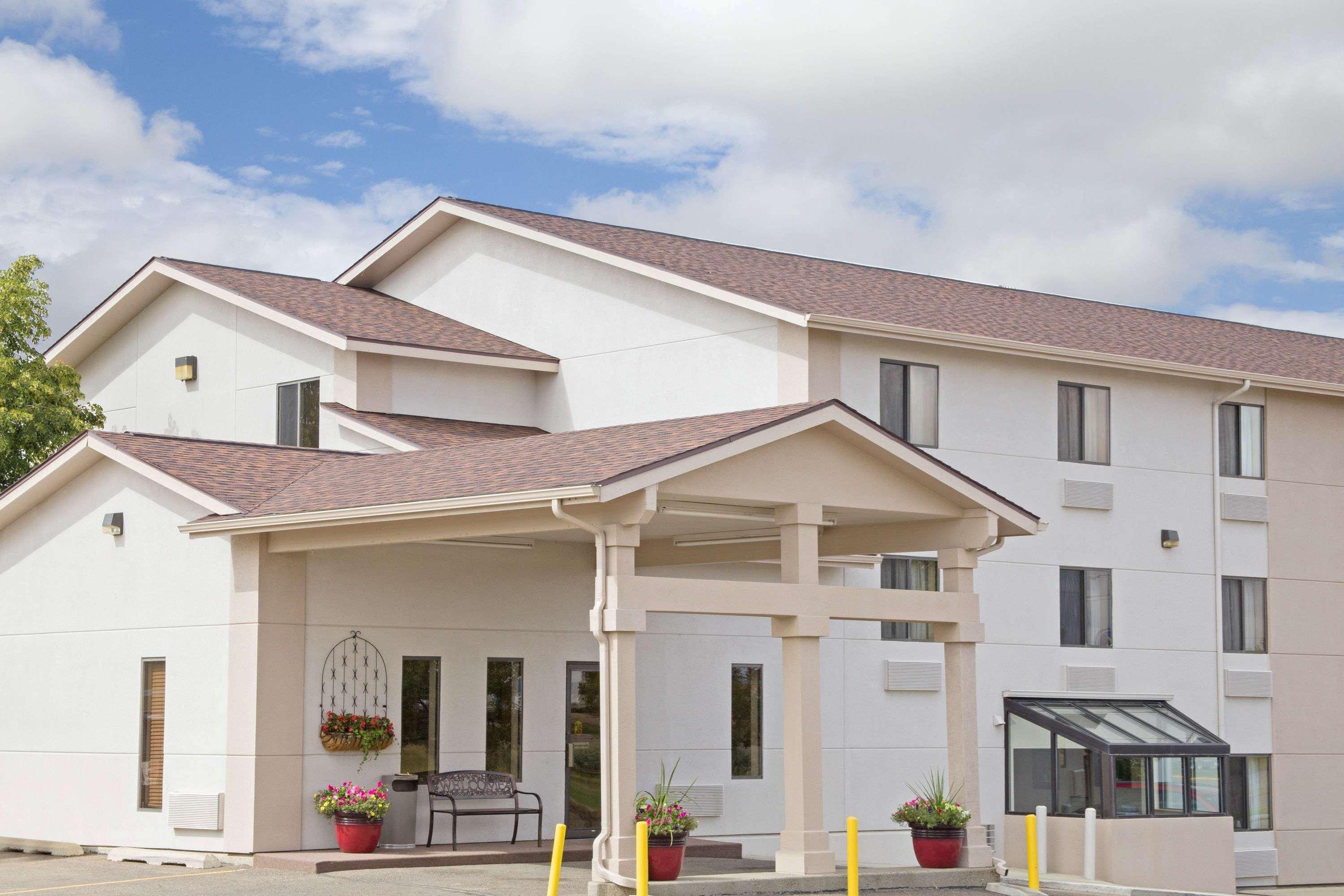 Super 8 by Wyndham Havre in HAVRE - MT