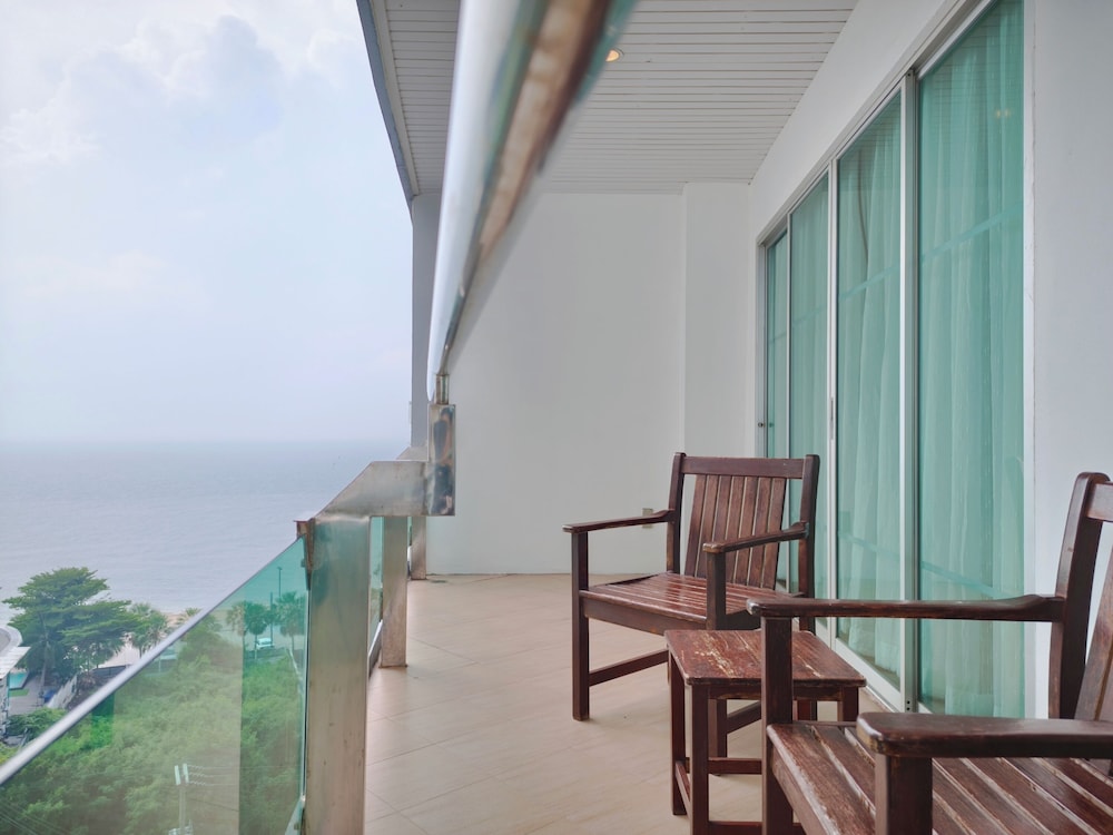 Royal Beach View 65/71