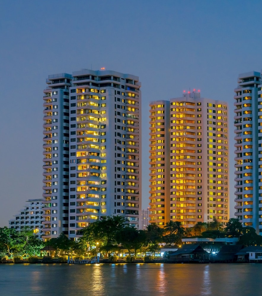 Riverine Place Hotel & Residence 1/72
