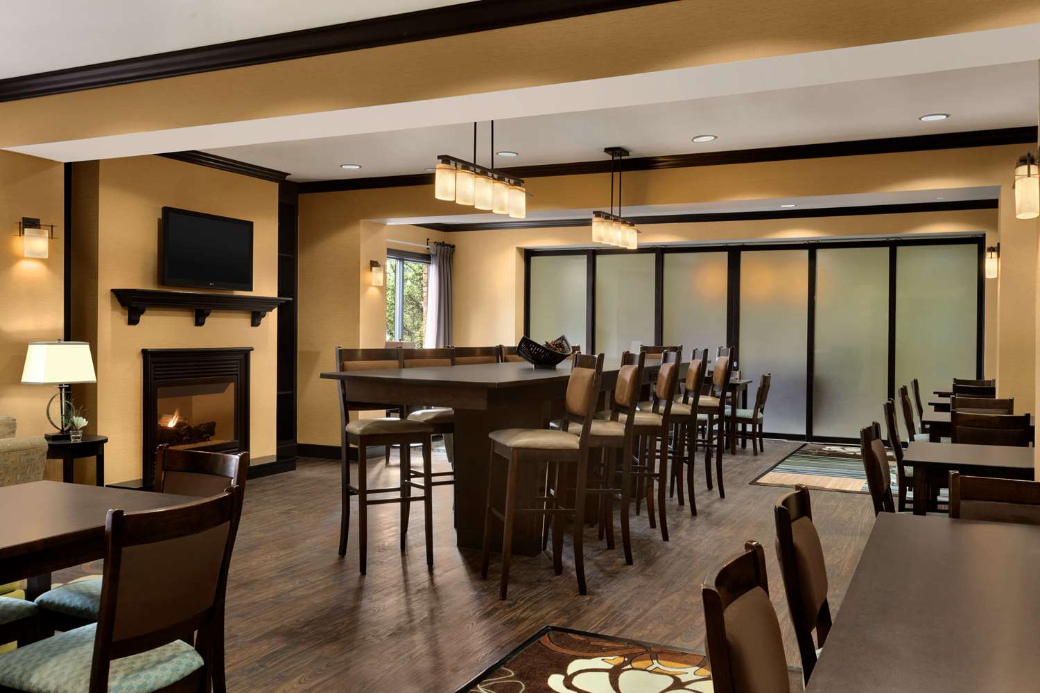 restaurant cafeteria