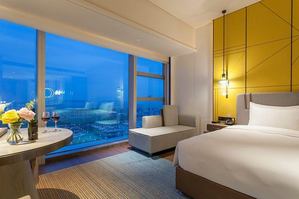 Deluxe, Twin Beds, Sunrise View, Sea View