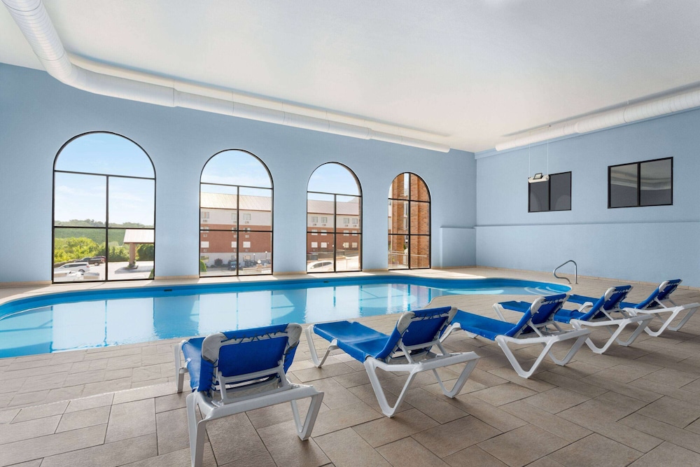 AmericInn by Wyndham Branson and Conference Center 52/62