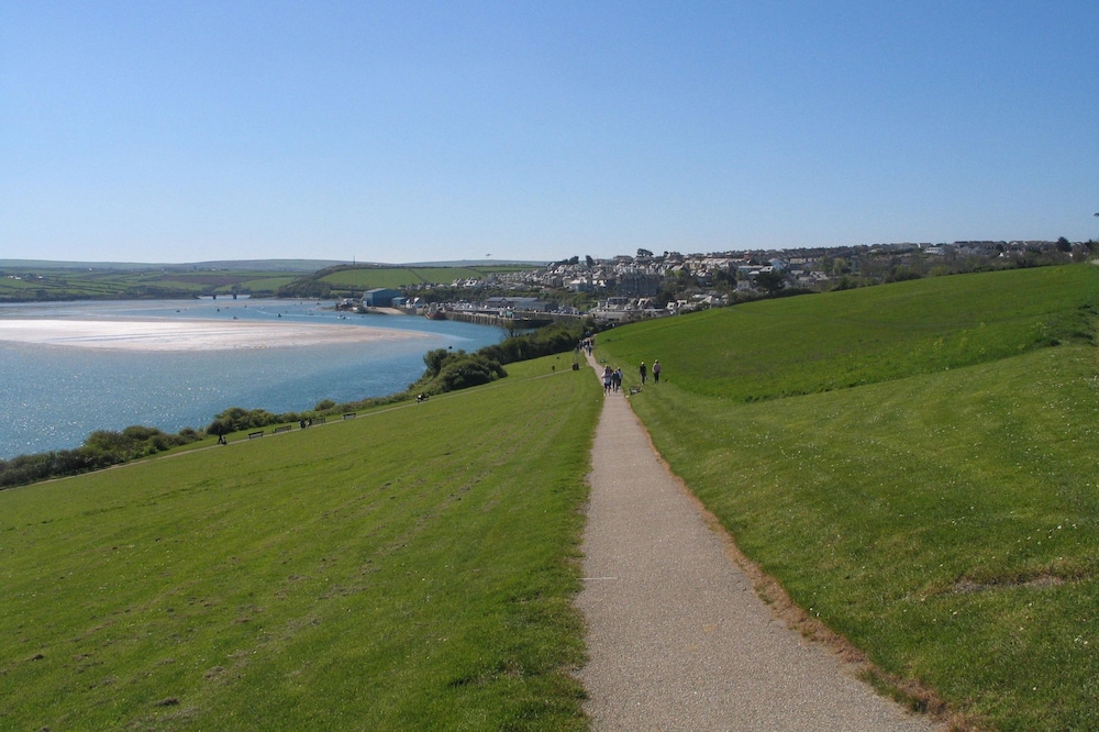 Padstow Harbour Hotel 56/64