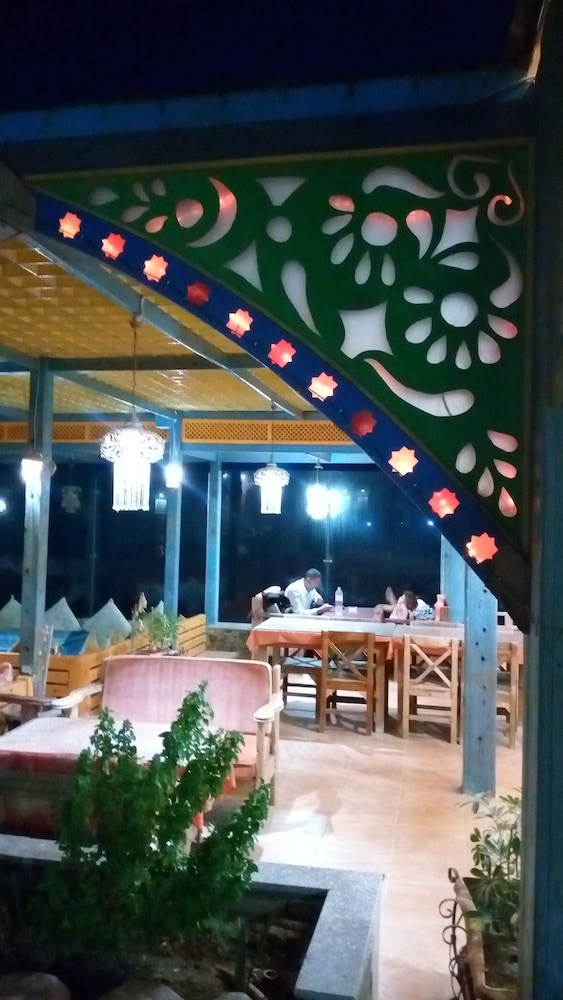 Shams Hotel &amp; Dive Centre 27/34