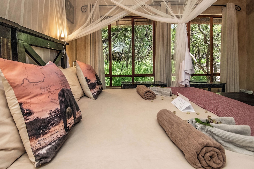 Thornhill Safari Lodge 23/70