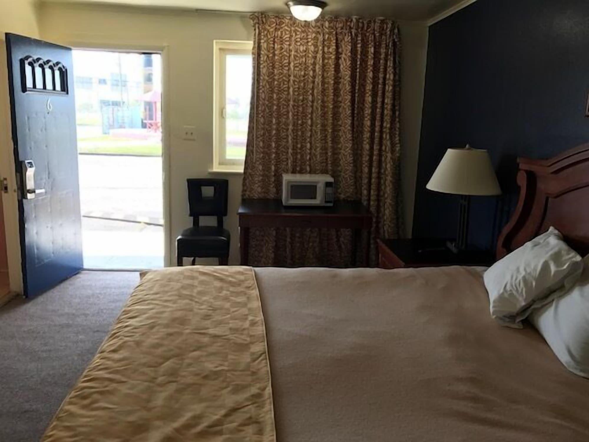 Sunset Inn 13/27