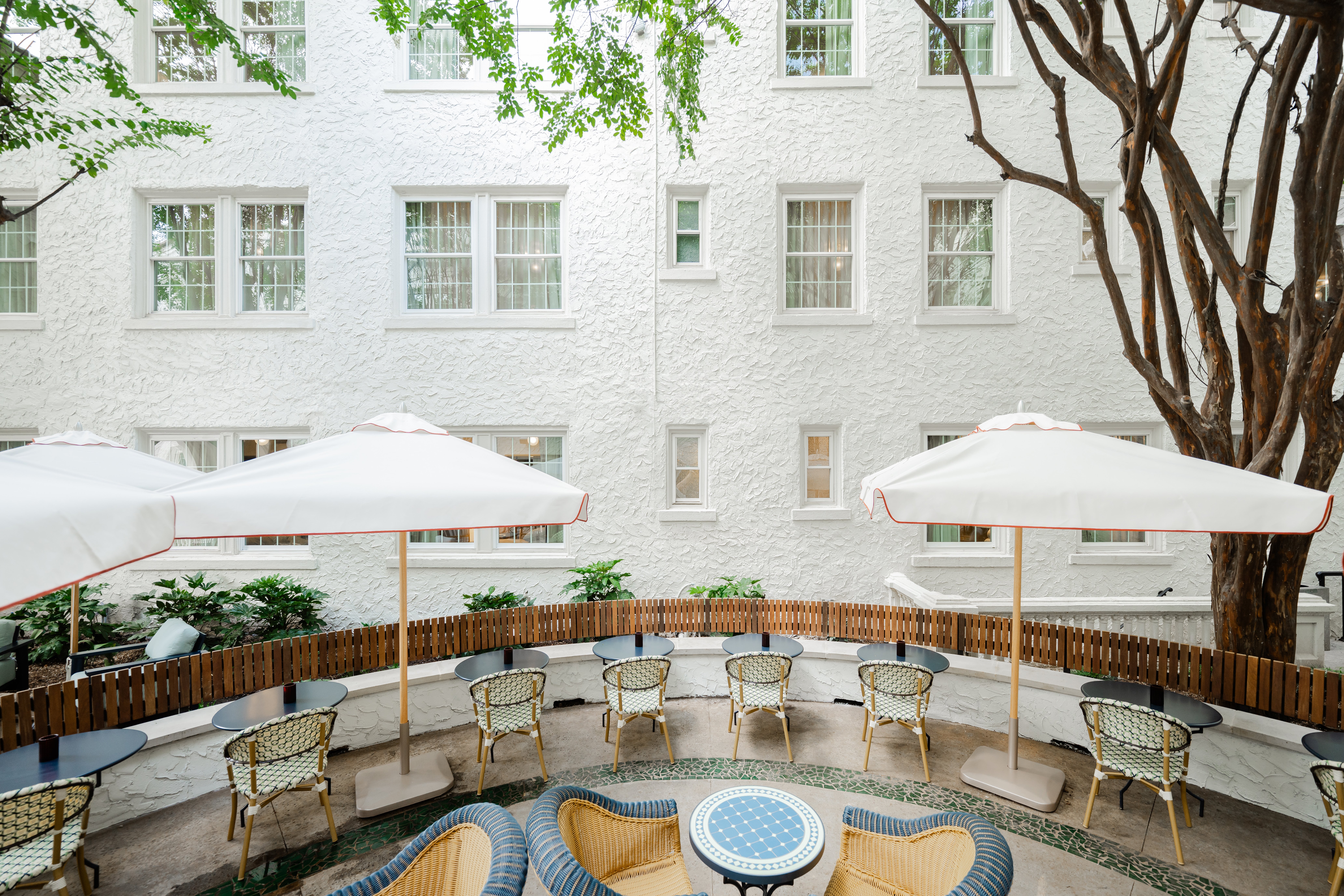Artmore Hotel 3/35