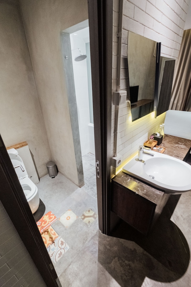 Janevalla Bandung 21/63