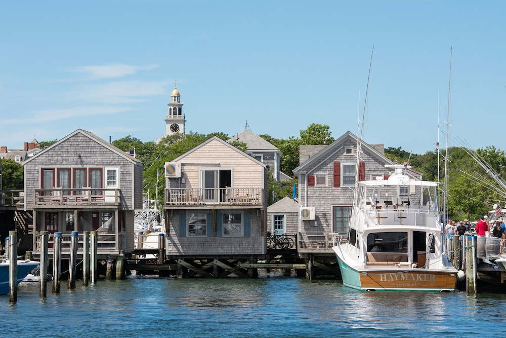 The Cottages And Lofts At Boat Basin 61/66