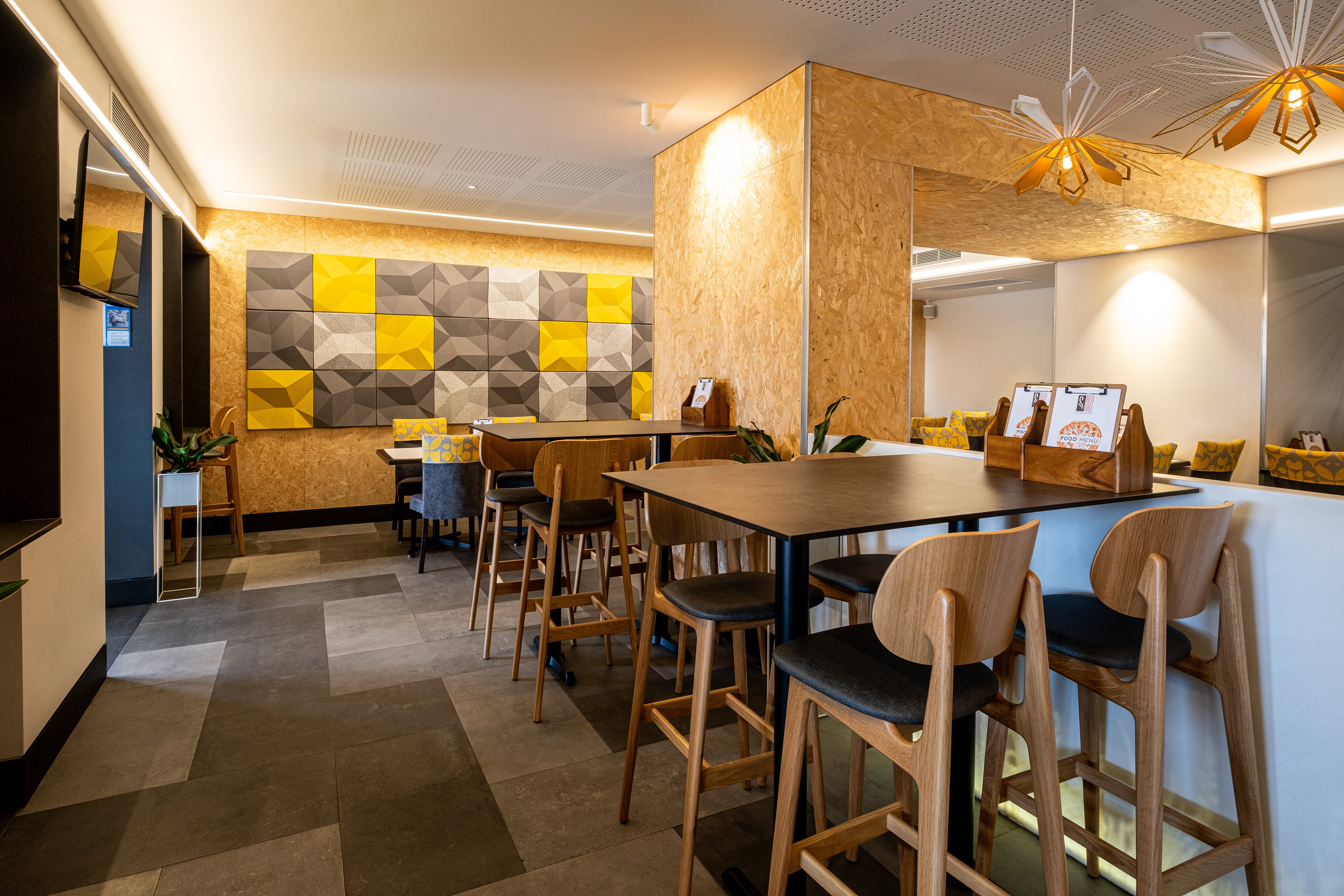Metro Hotel Perth 26/48