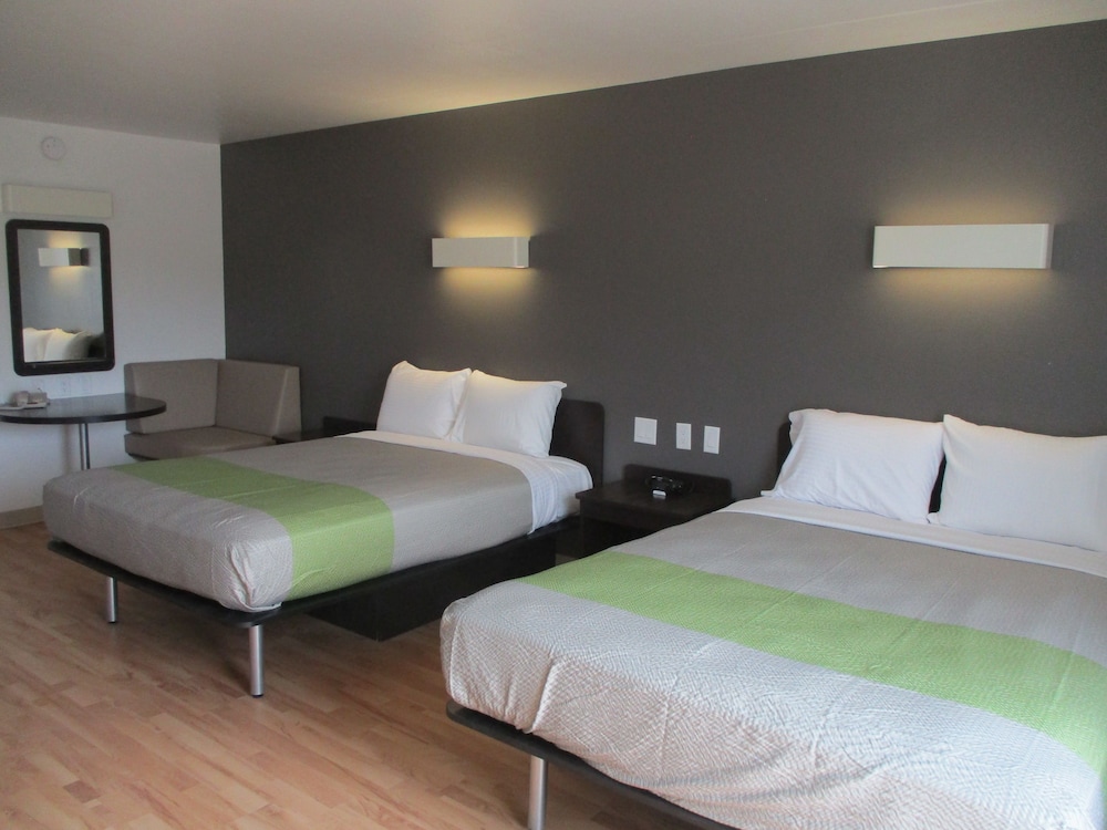 Studio6 Mccarran, NV - Sparks - Tahoe - Reno Industrial Center 13/49