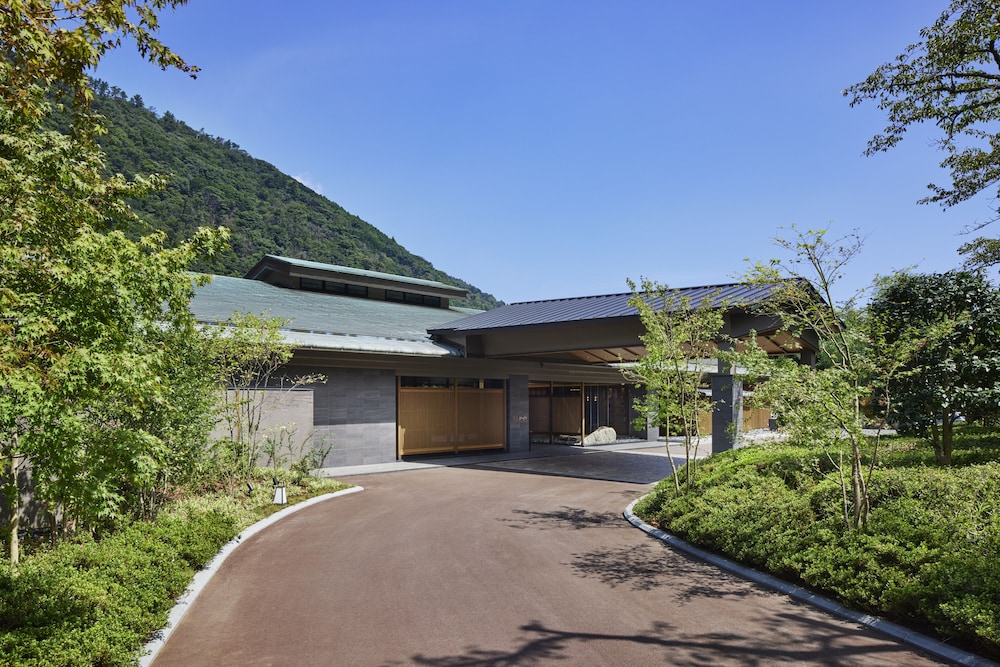 Hotel Hatsuhana 53/55
