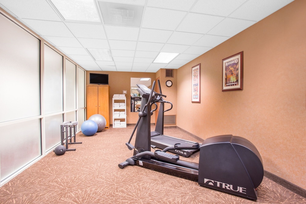Quality Inn & Suites Wellington - Fort Collins 16/32