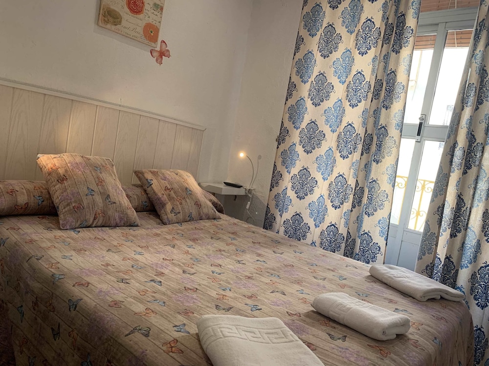 Pension Giraldilla 33/67