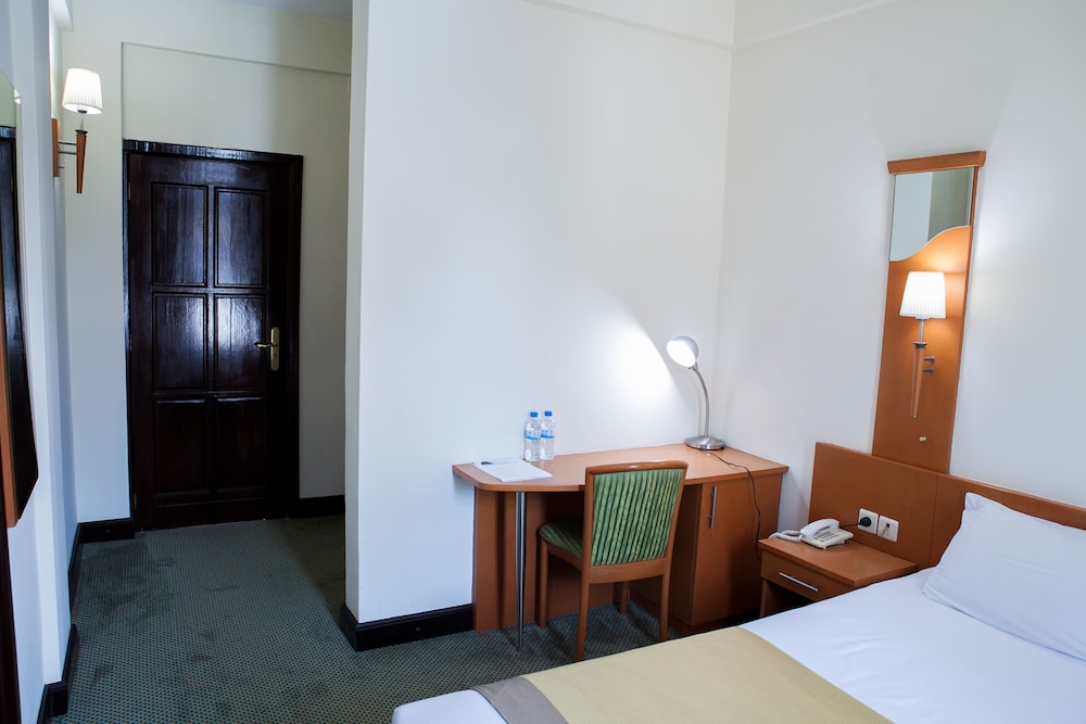 Gorillas City Centre Hotel 24/52