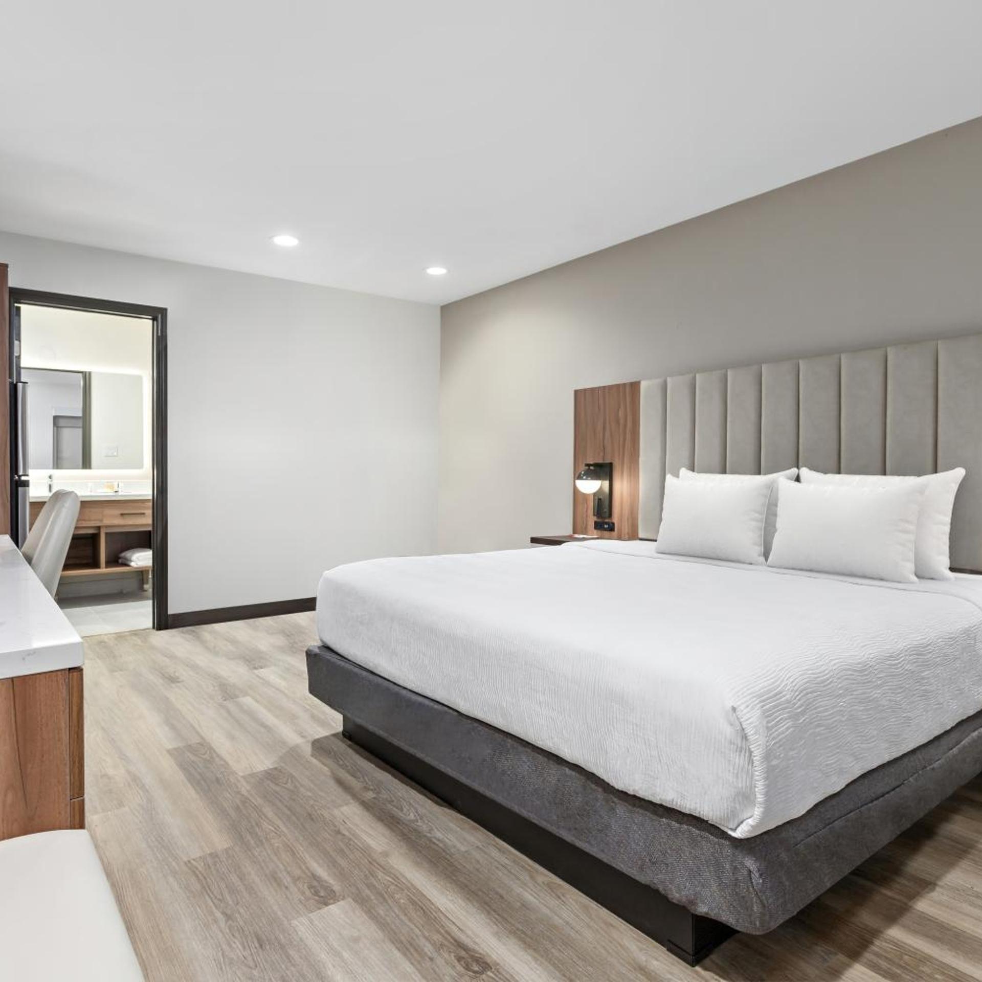 غرفة بريميوم بسرير كينج لذوي الإعاقة، Baymont by Wyndham Beaumont 7/10