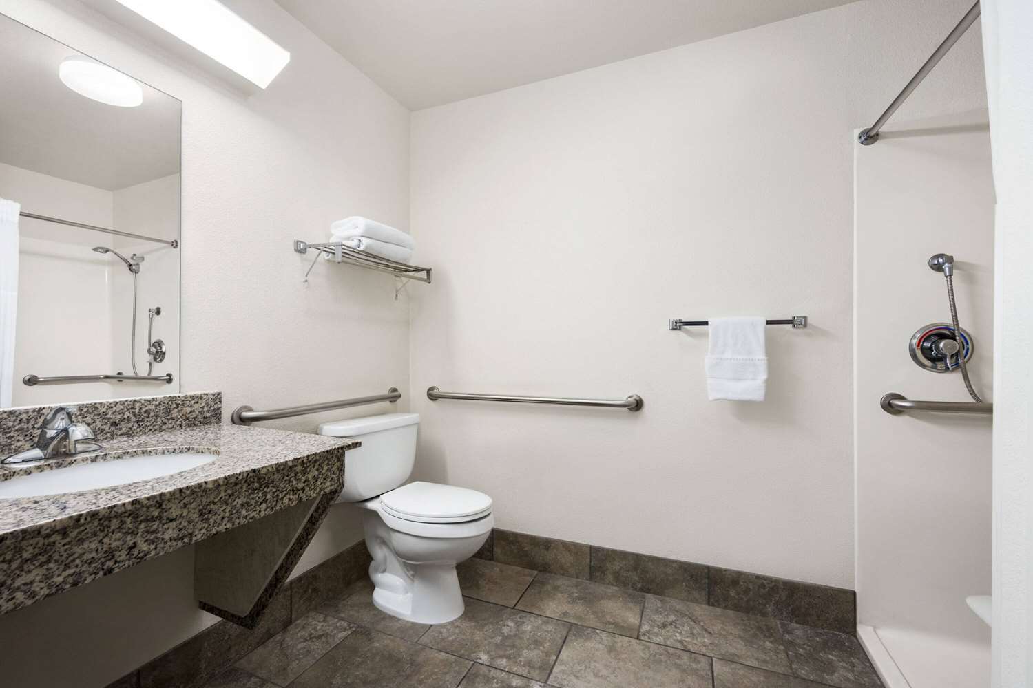 Travelodge by Wyndham Yuma 42/45