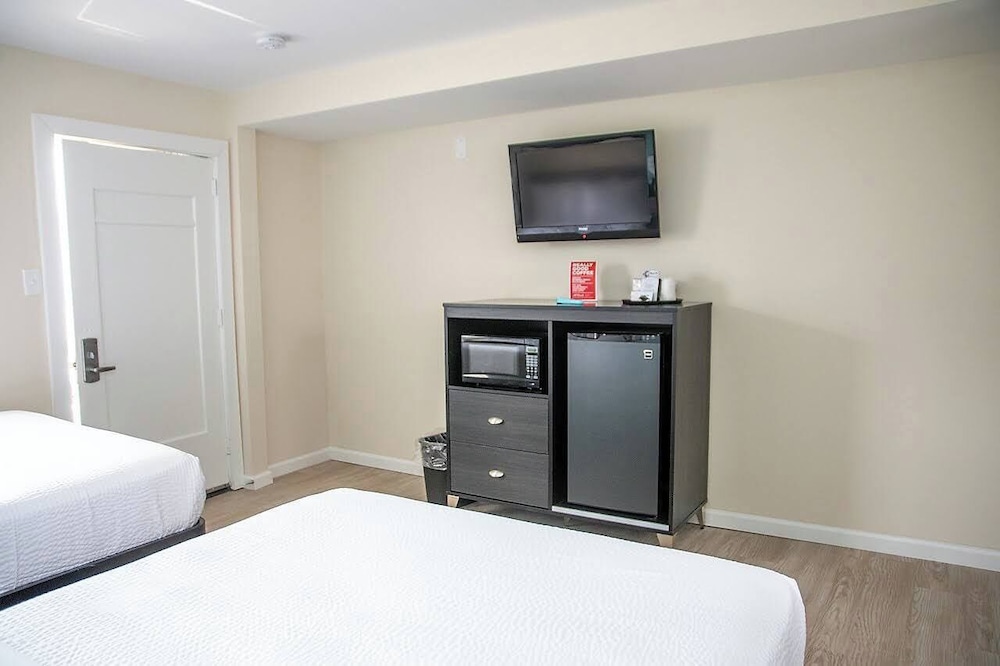 Madison Beach Motel 13/42