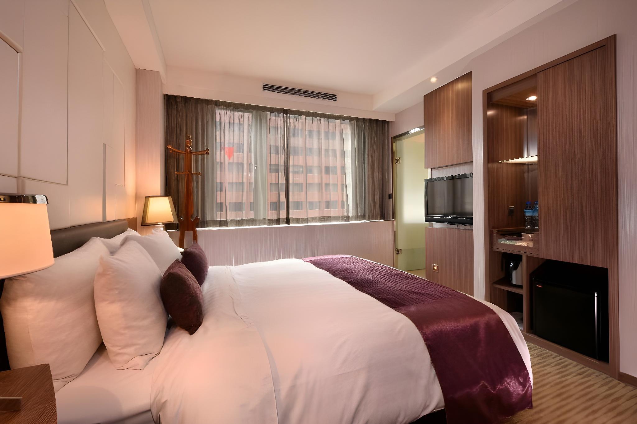 Fashion, Queen Bed