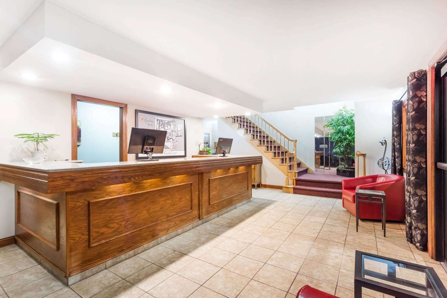 Baymont Inn and Suites by Wyndham Platteville 1/13