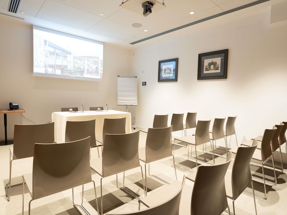 Mercure Palermo Centro 61/70