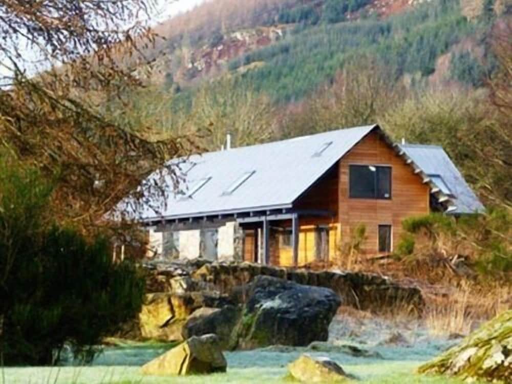 The Steading 40/48