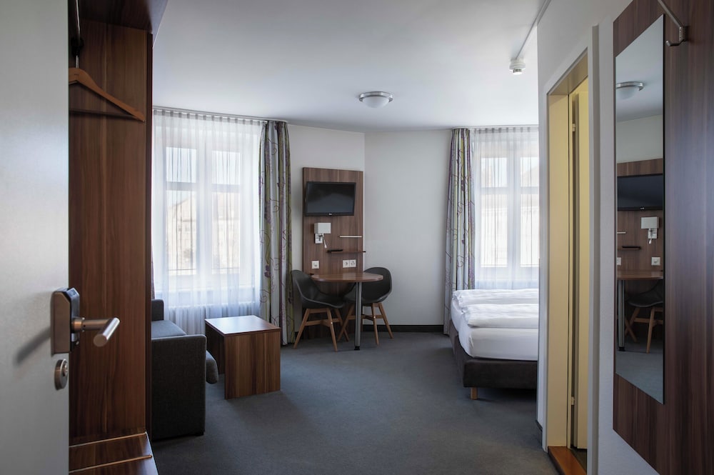 Hotel Restaurant Resslirytti 33/61