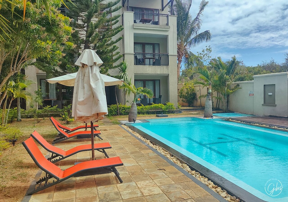 Grand Bay Suites 57/65