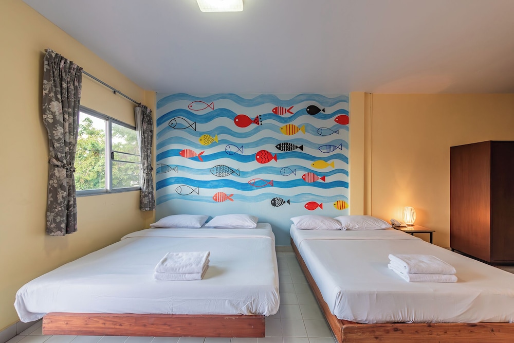 2 BEDROOMS, STANDARD, TWIN BEDS