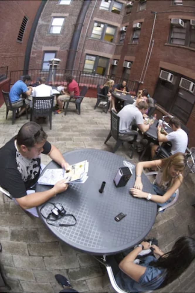 Jazz On The Park Hostel 22/24
