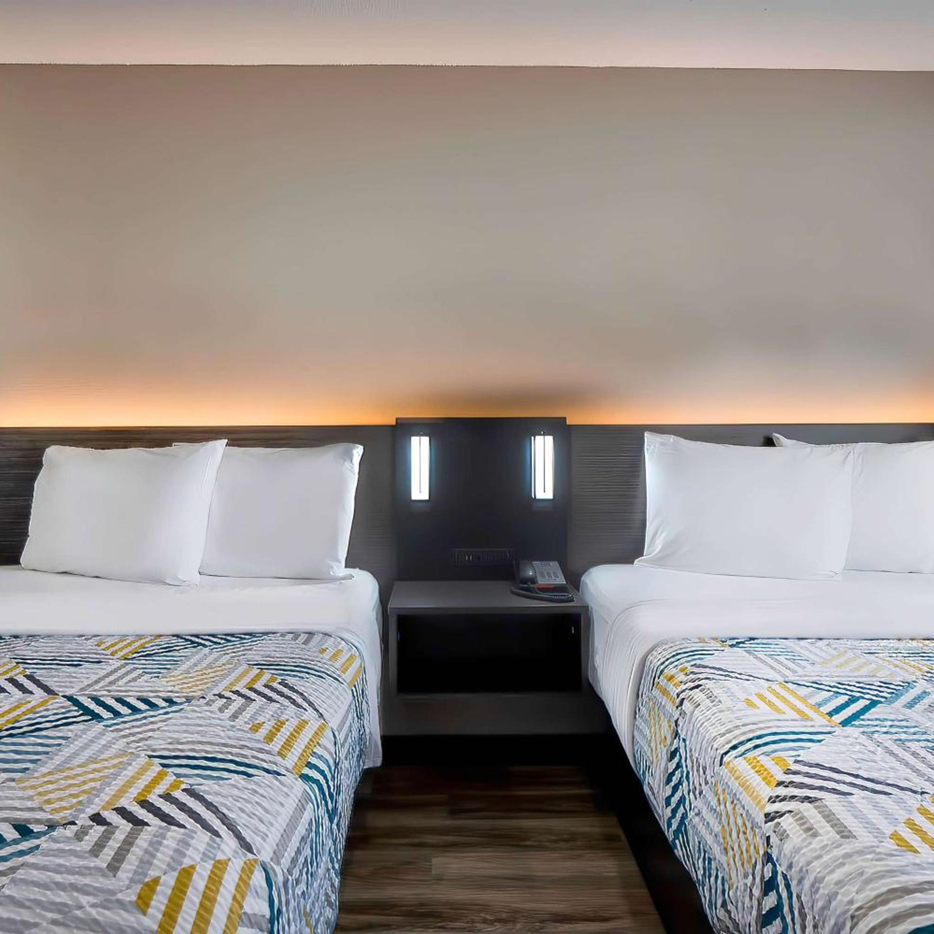 ROOM, QUADRUPLE