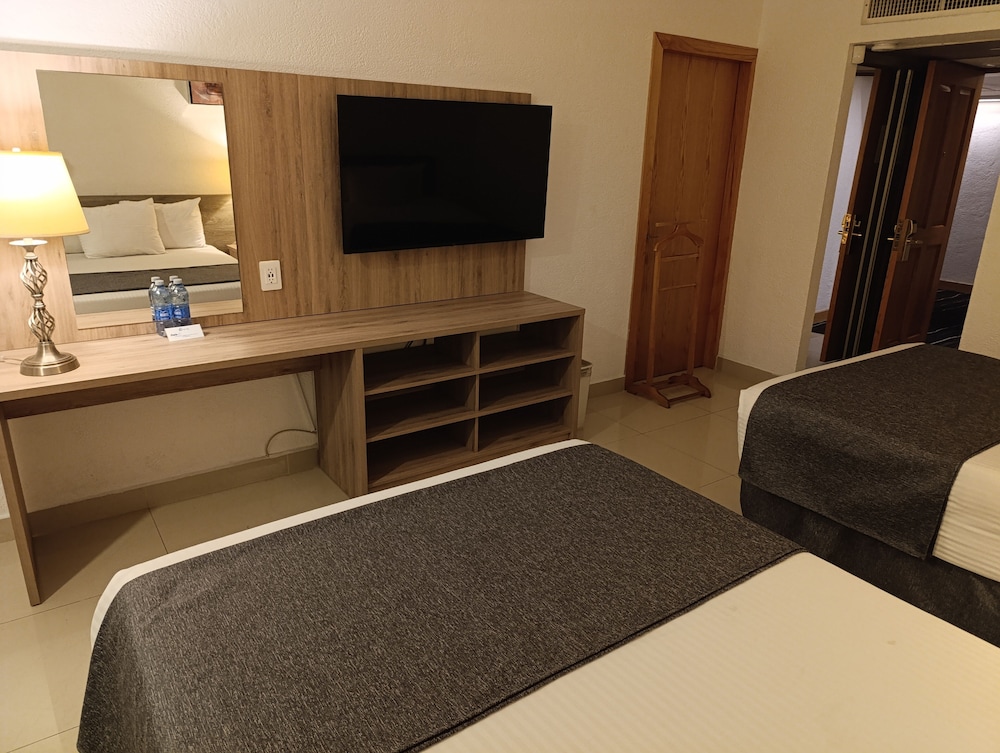 Hotel Laffayette 44/59