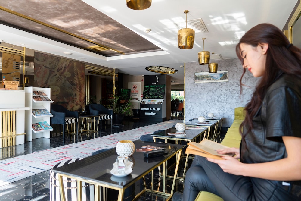 Sky Kamer Boutique Hotel 66/78