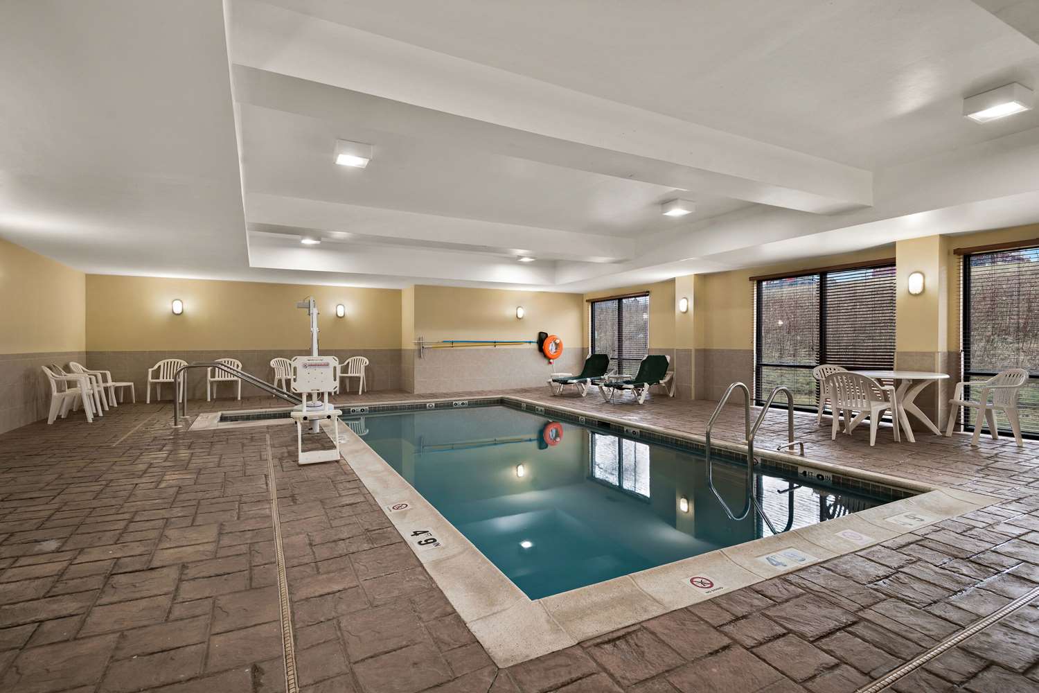 Comfort Suites Hummelstown Hershey 17/40