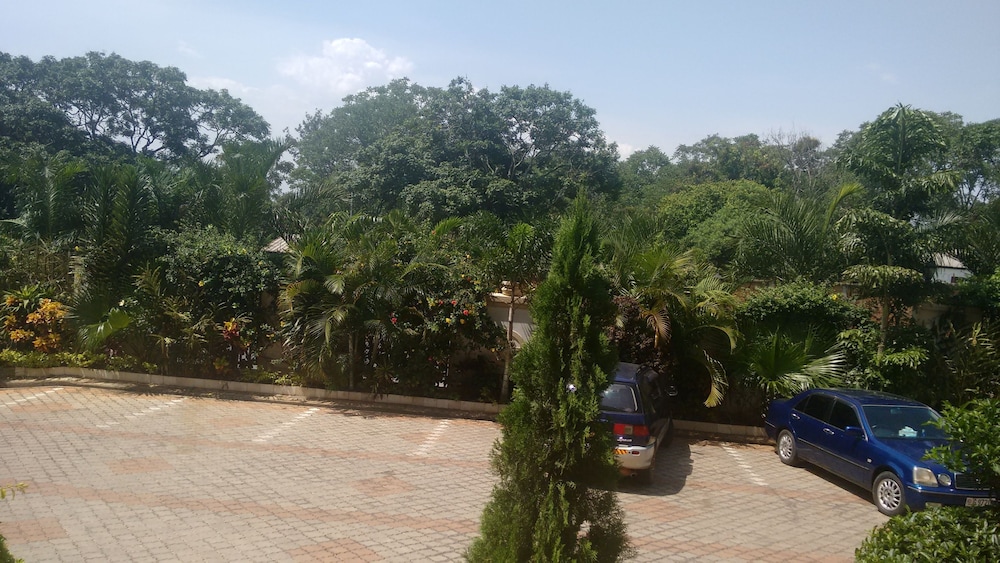 Martha Hotel Bujumbura 22/23