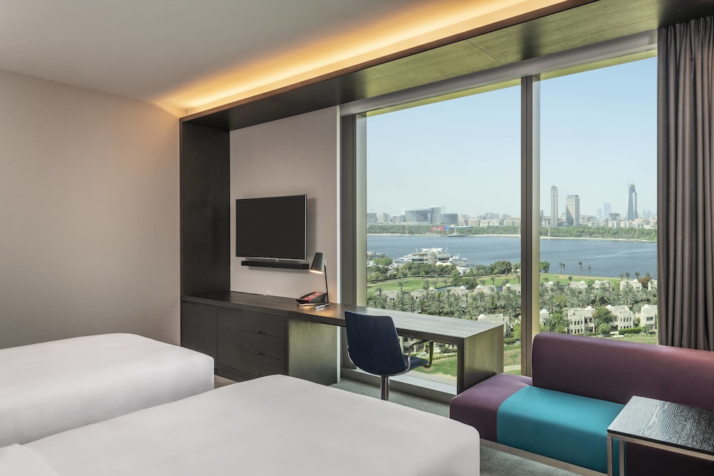Aloft Dubai Creek 18/63