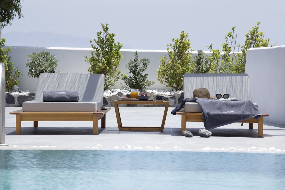 June Twenty Suites 28/50