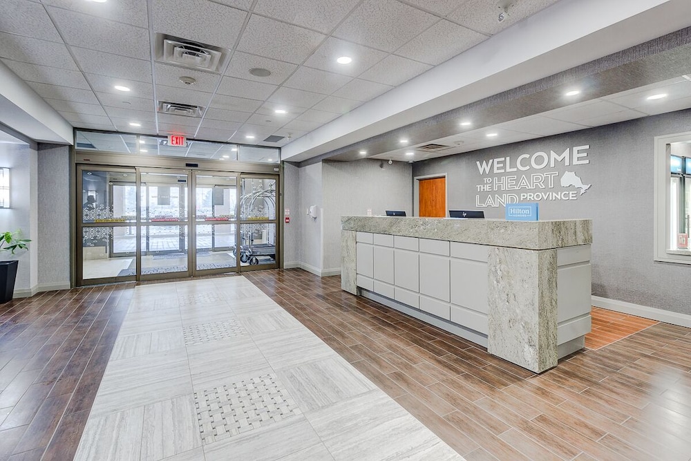 Lobby at HAMPTON INN SUITES BY HILTON BRANTFORD, BRANTFORD